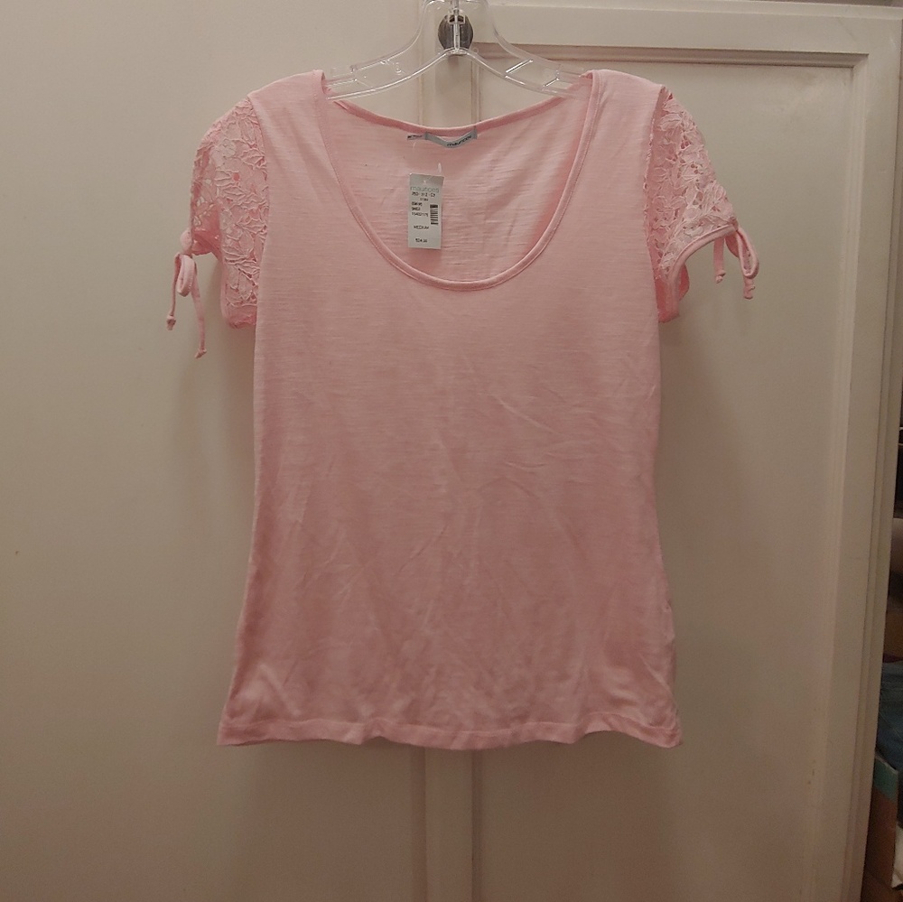 Maurice pink top with lacy sleeves